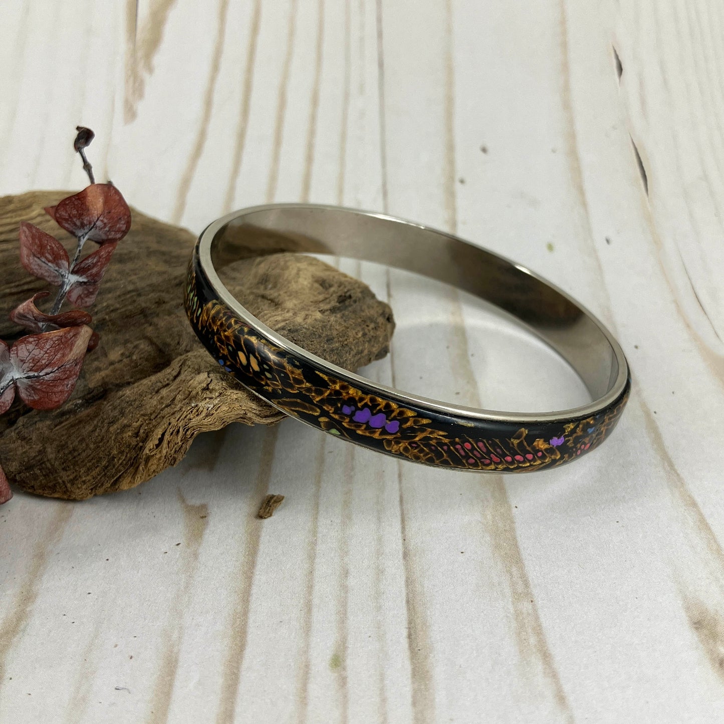 Color Symphony collection Silver Snakeskin narrow bangle bracelet by Linda Stiles Smith of NatureScapes Studio.