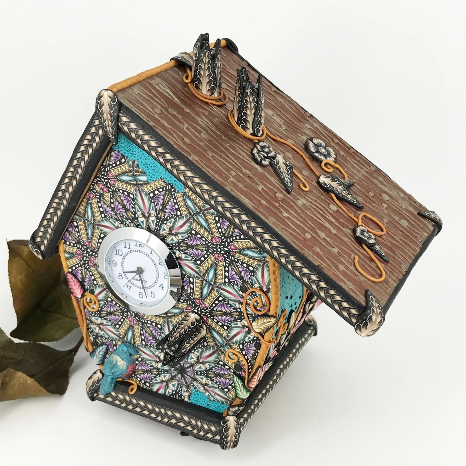 Simple Moments Birdhouse Clock